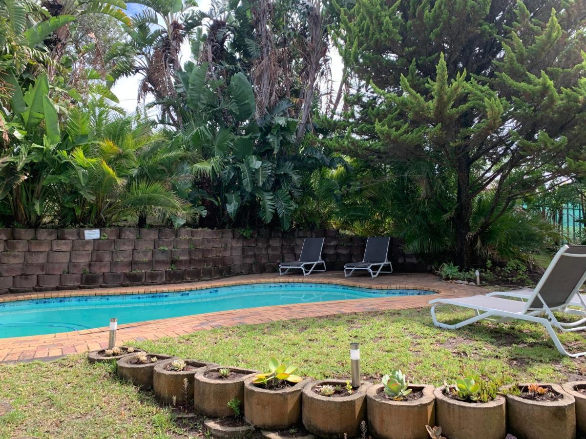 Garden Cottage In Ambiente Guest House นิสนา ภายนอก รูปภาพ