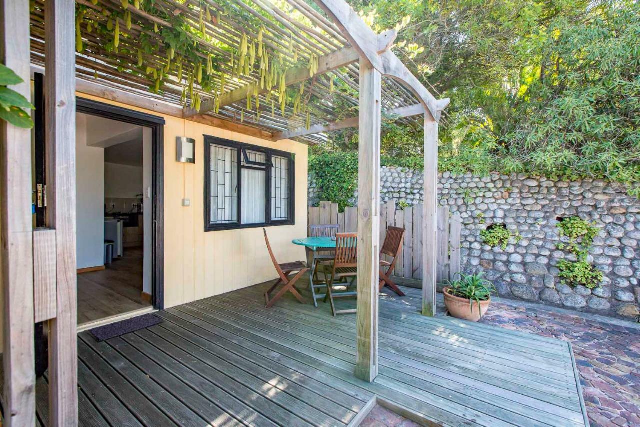 Garden Cottage In Ambiente Guest House นิสนา ภายนอก รูปภาพ